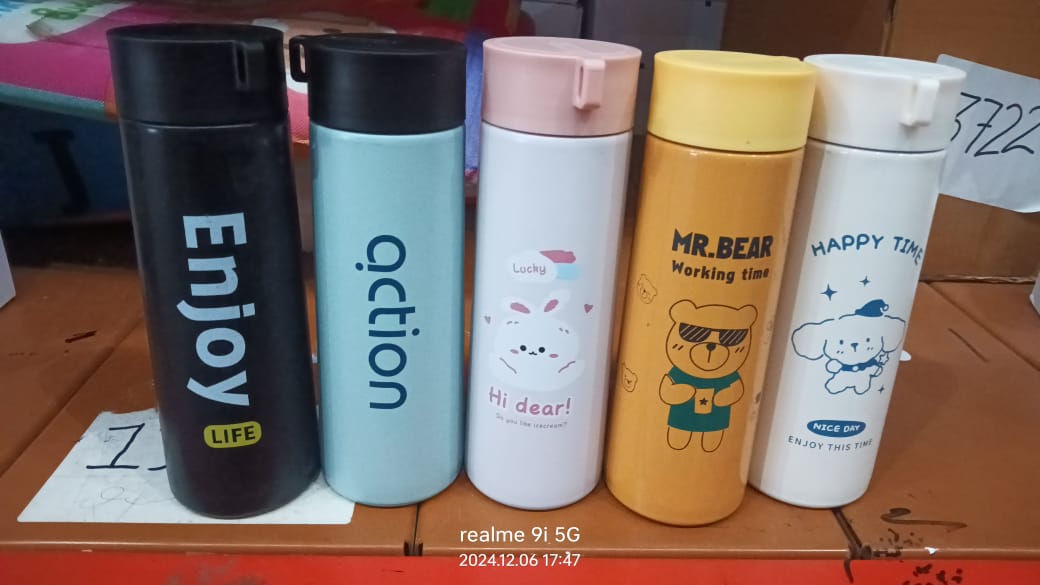 Vacuum Insulated Stainless Steel, Double walled (500 ML Approx / Mix Color & Design) Vacuum Insulated Stainless Steel, Double walled (500 ML Approx / Mix Color & Design)